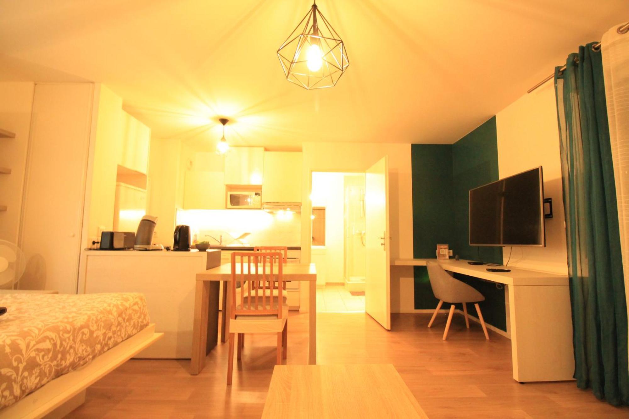 Disponible - Appartement Entier Neuf - 8Mn A Pied Rer C Paris, Parking Rue Gratuit, En Face Hopital D'Arpajon, Balcon Prive, Matelas Bultex 160X200, Ascenseur, Acces Pmr, Centre Ville A Pied Exteriör bild